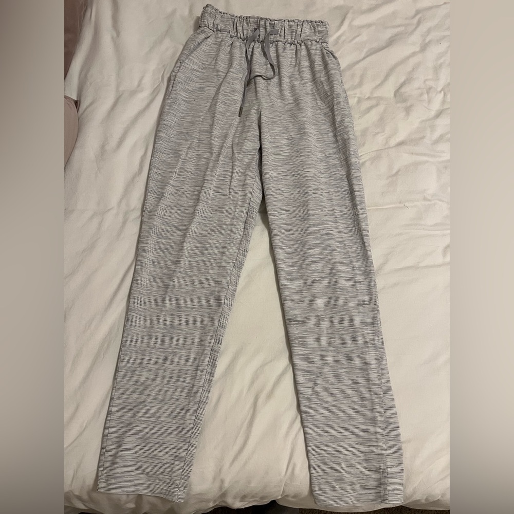 Lululemon keep moving pant size 2